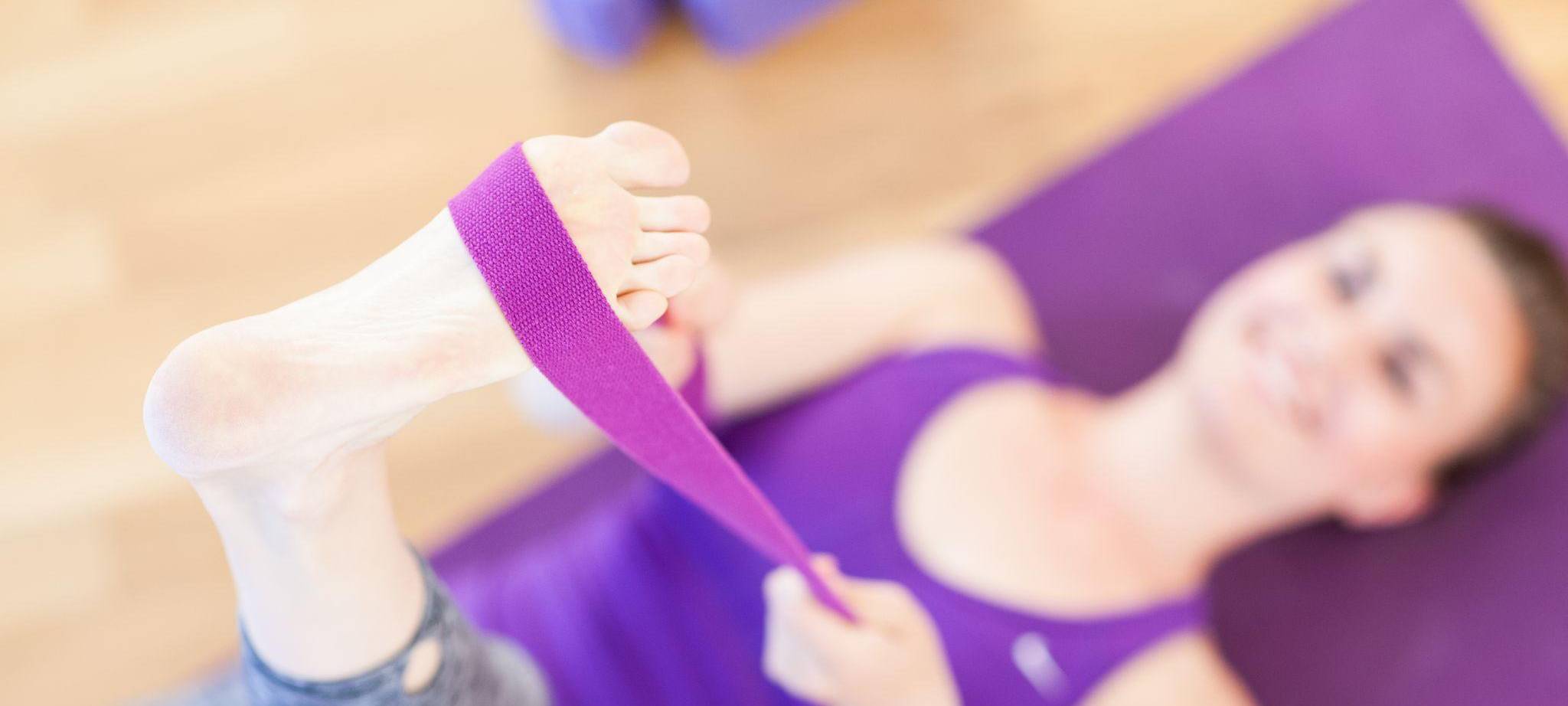 Eine Frau macht Yoga