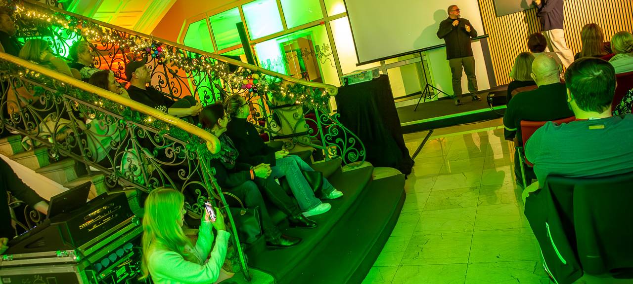 Leon Windscheid – hautnah: Ein unvergesslicher Abend für Aktion Lichtblicke