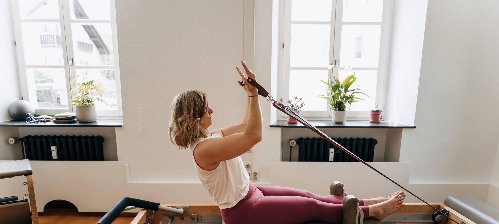 Natalia Cichos-Terrero beim Reformer-Pilates