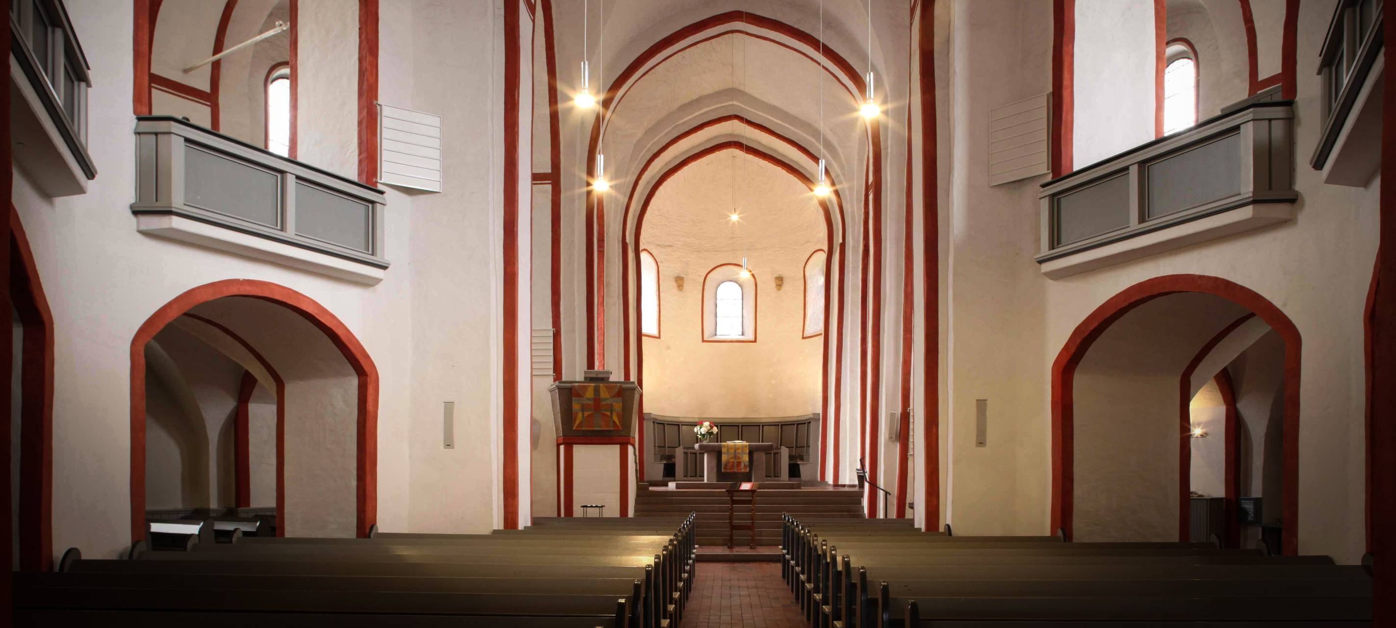 Der Chorraum der Kirche: Am 26. Juni können hier Segnungen ausgesprochen, aber auch kirchliche Trauungen vollzogen werden.