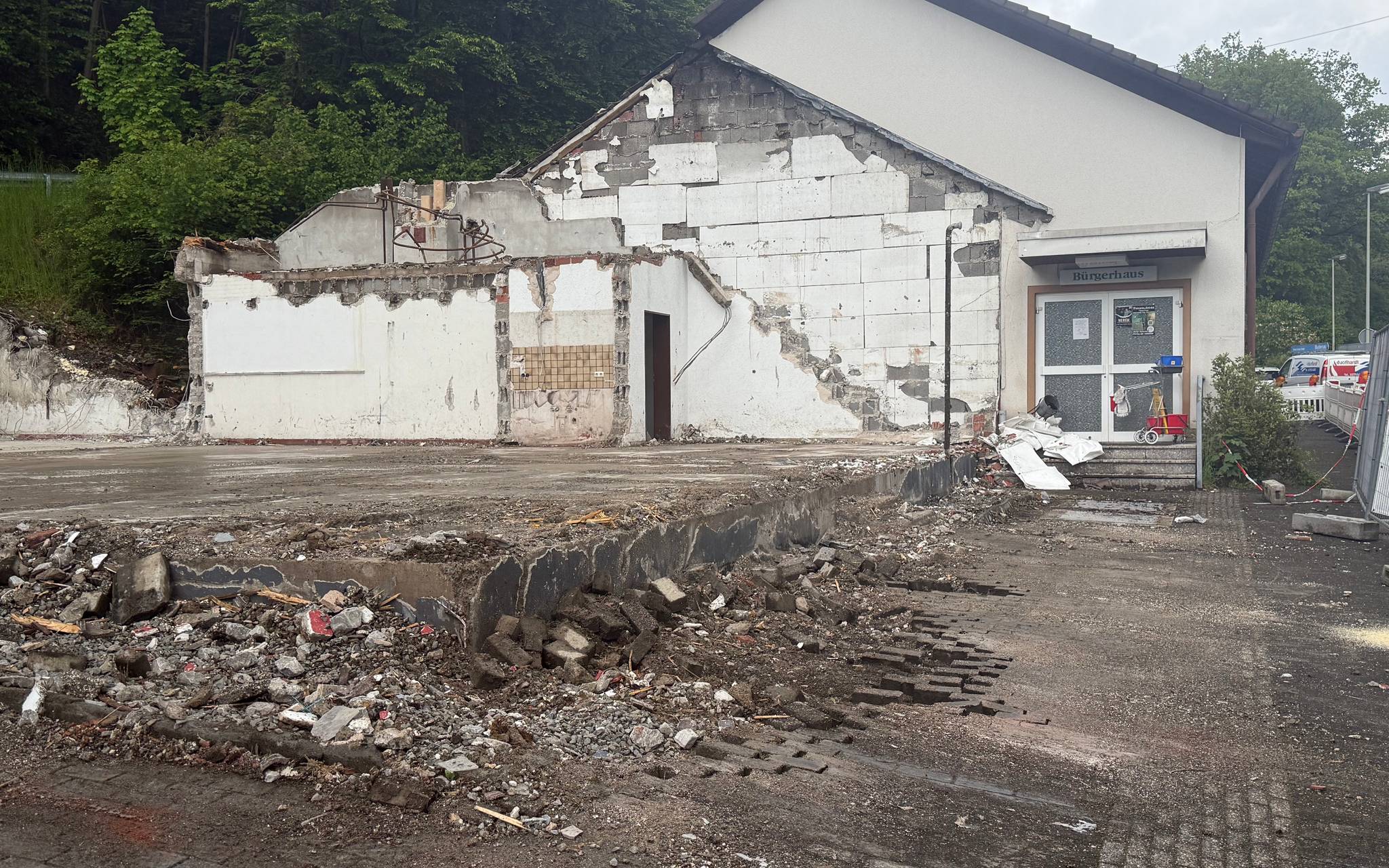 Abbruch Feuerwehrgerätehaus in Eschenbach